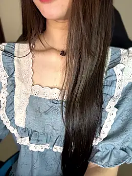 צ'אט XXX בשידור חי של Yiyina_17