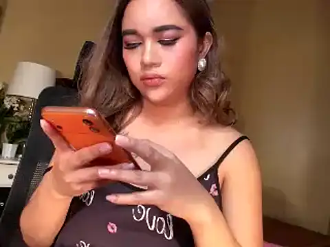 bellaswildcummer 现场XXX聊天