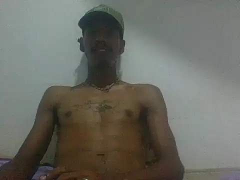 AlbertBigCock 即時 XXX 聊天