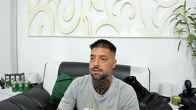 Živý XXX chat TommyDum
