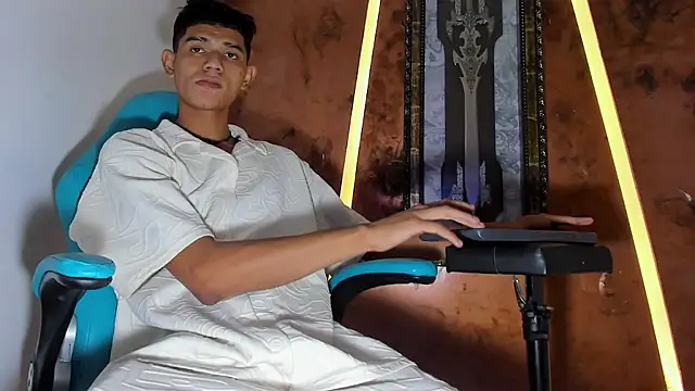 sex_boy33_ Adlı Modelin Canlı XXX Sohbeti