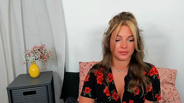 צ'אט XXX בשידור חי של LilyBlondee