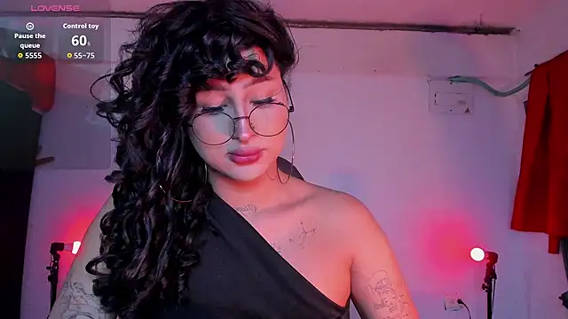 Chat +18 de Heka_Prudence ao vivo