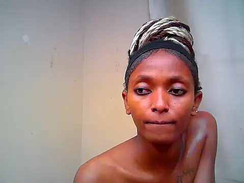 Qute_nimple Chat XXX in diretta