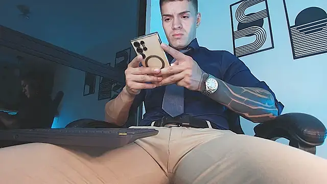 ALPHA_DOMINUS_ Live XXX Chat