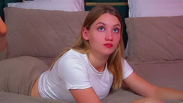 StacyEvances' Live XXX Chat