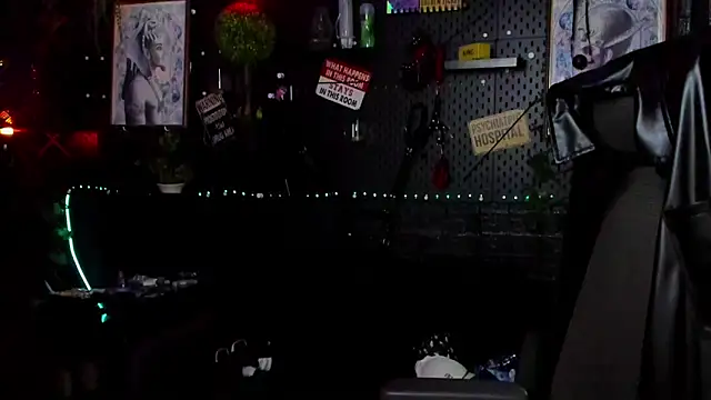 XXX chat uživo modela LexHardy