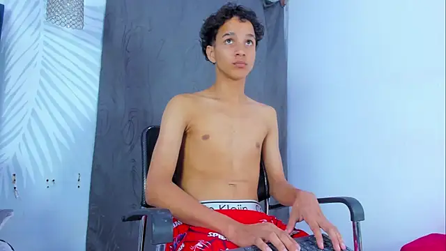 Онлайн чат XXX LatinPrince_