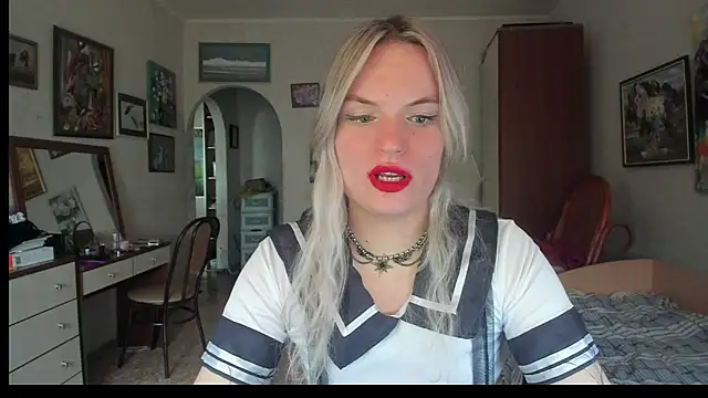 milliKira006 Show in webcam