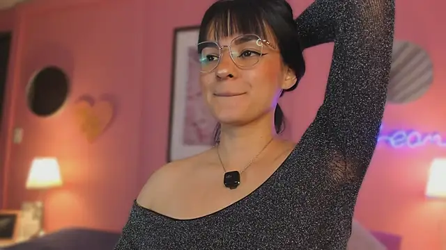 SoySaraa: онлайн-секс-чат