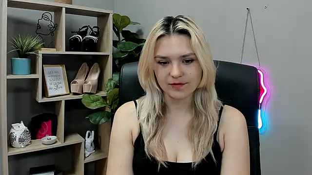 SweetLilyxo's Live XXX Chat