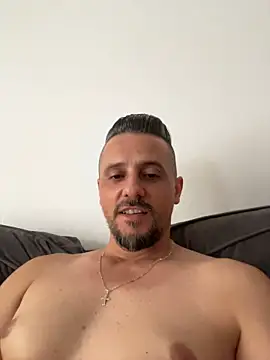 InsaneMattt: απευθείας συνομιλία ΧΧΧ