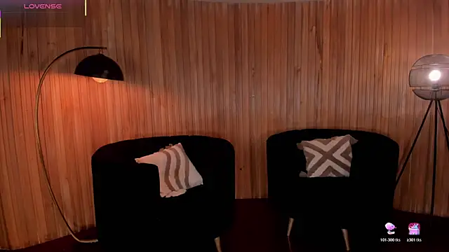Онлайн чат XXX KylaMorrison