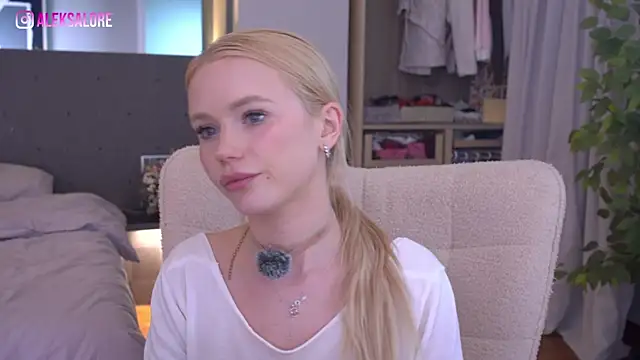 LexieLoree's Live XXX Chat