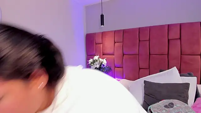 Chat XXX en directo de mayaacurvy