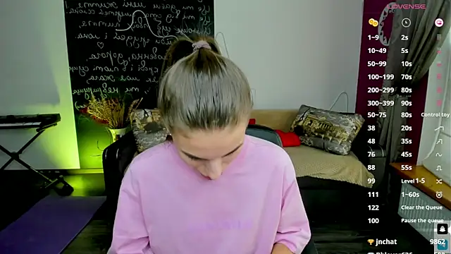 GracefulDoll – Naživo XXX chat