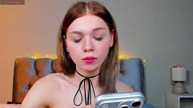 Blondy_Fina Adlı Modelin Canlı XXX Sohbeti