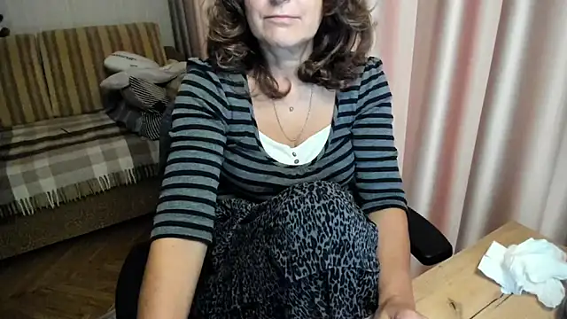 lauraoven Chat XXX in diretta