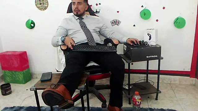 Chatroom XXX en direct de KalethBigDick