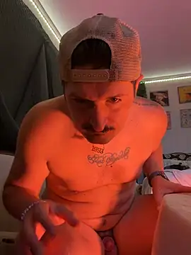 PoundedCajunGuy93 élő XXX-chatje