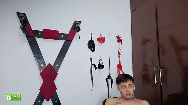 BDSMRoom_Latins' Live XXX Chat
