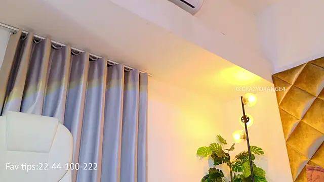 Chat XXX en directo de Crazyorange_