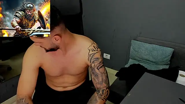 TroyWadee 现场XXX聊天