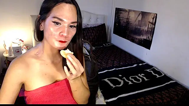 NinaDOM4CUM Adlı Modelin Canlı XXX Sohbeti