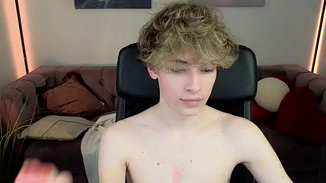 Онлайн чат XXX kevingarsiaa