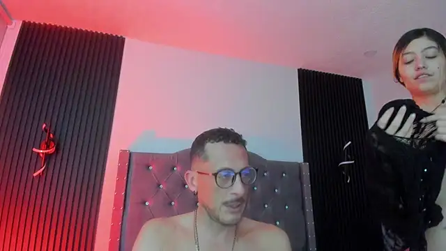دردشة DarkRomanceXXX الجنسية المباشرة