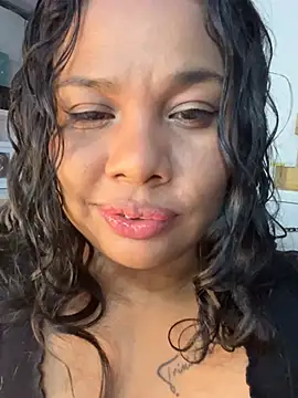 Rashell1_Queen's Live XXX Chat