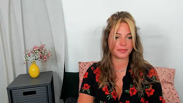 LilyBlondee Chat XXX in diretta