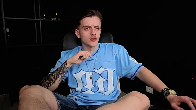 FelixStarkk: онлайн-секс-чат