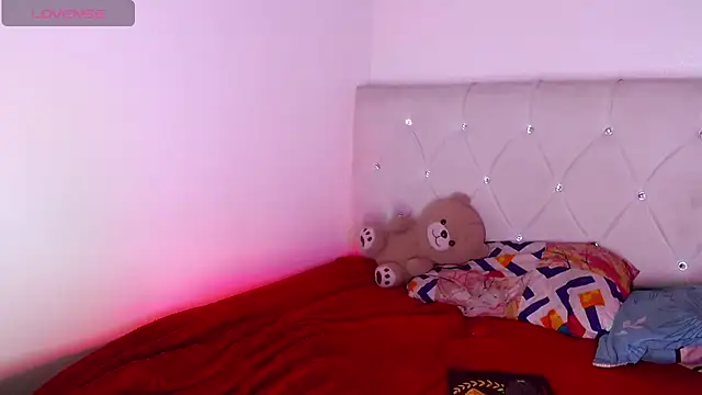 XXX chat uživo modela Angel_foxc13