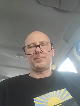 Car-public live XXX chat