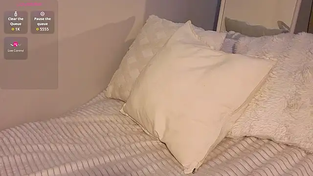 XXX chat uživo modela SmolCutie