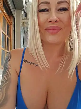 MILFBARBY élő XXX-chatje