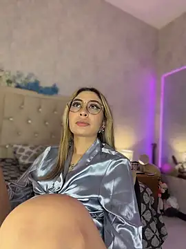 nini_love01's Live XXX Chat
