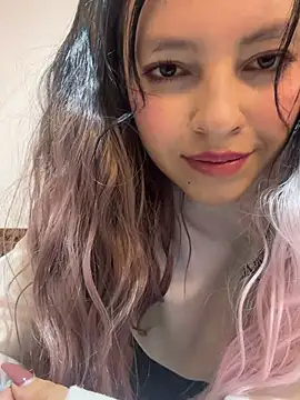 Miel_rousse Adlı Modelin Canlı XXX Sohbeti