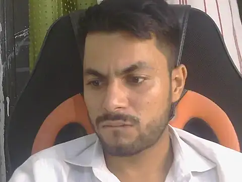 XXX chat uživo modela Stubborndesiboy