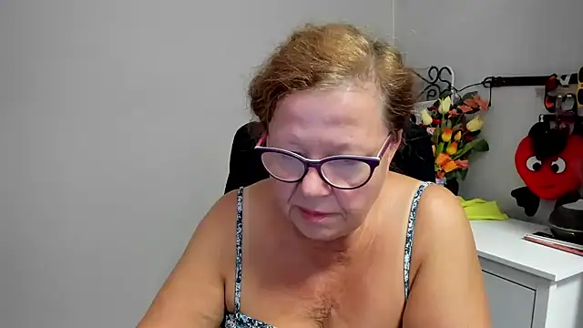 Adelewildx's Live XXX Chat