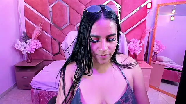 Sweet_Brunette99's Live XXX Chat