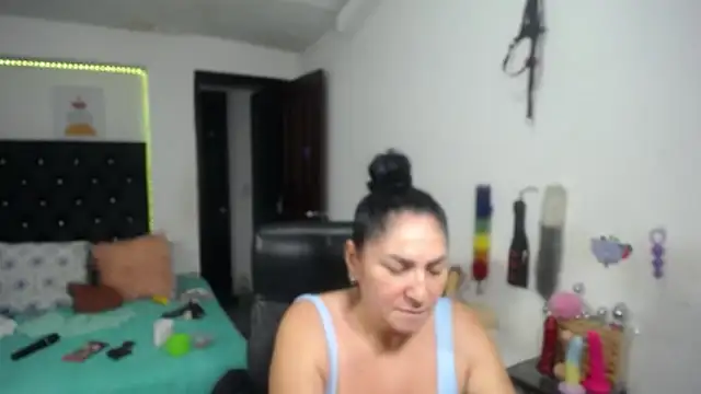 mature_bigboobs10 Live XXX Chat