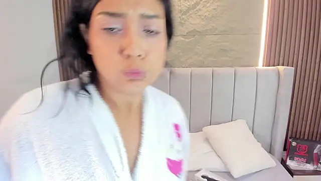 XXX chat uživo modela NINAMARTINS