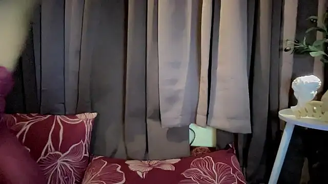 Chat +18 de BaffledLensman ao vivo