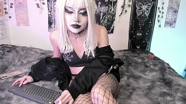 Chat +18 de GothKitten666 ao vivo