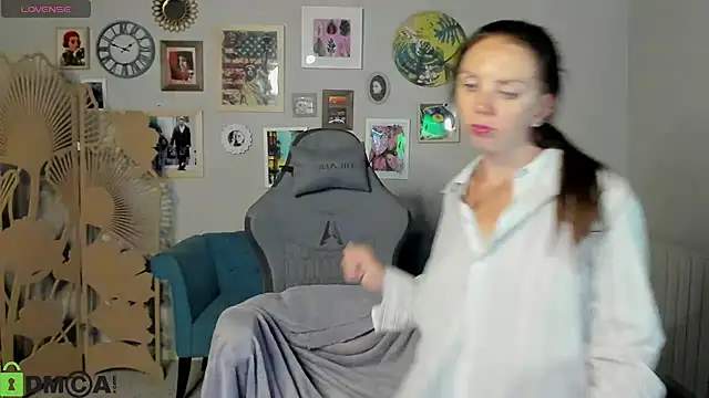 EmilyStevart Chat XXX in diretta