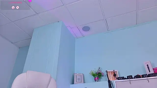 Chat +18 de Emerald_gh ao vivo