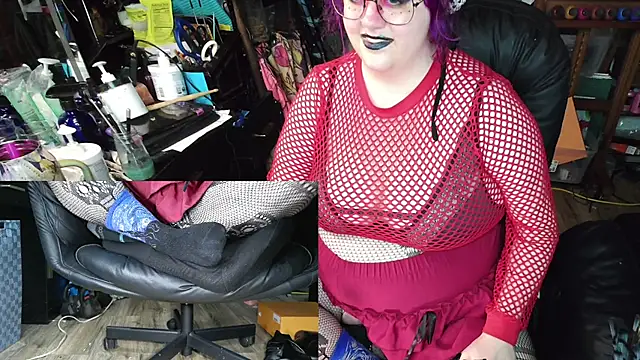 Sinstresshemlock's Live XXX Chat