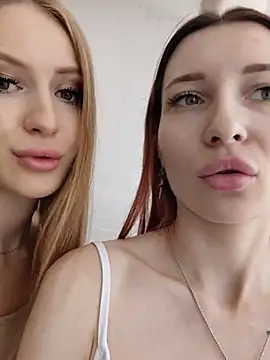 caressyourself Chat XXX in diretta